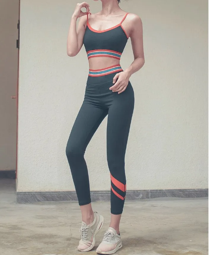BOOPDO LOVE DESIGN CONTRAST SPORTS BRA AND LEGGINGS CO ORD