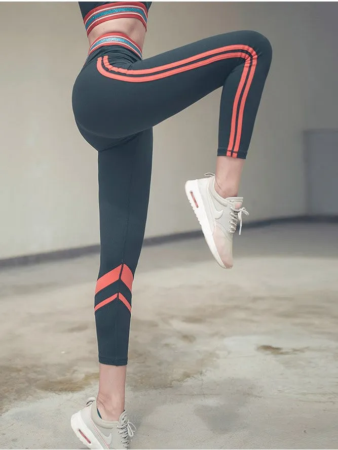 BOOPDO LOVE DESIGN CONTRAST SPORTS BRA AND LEGGINGS CO ORD