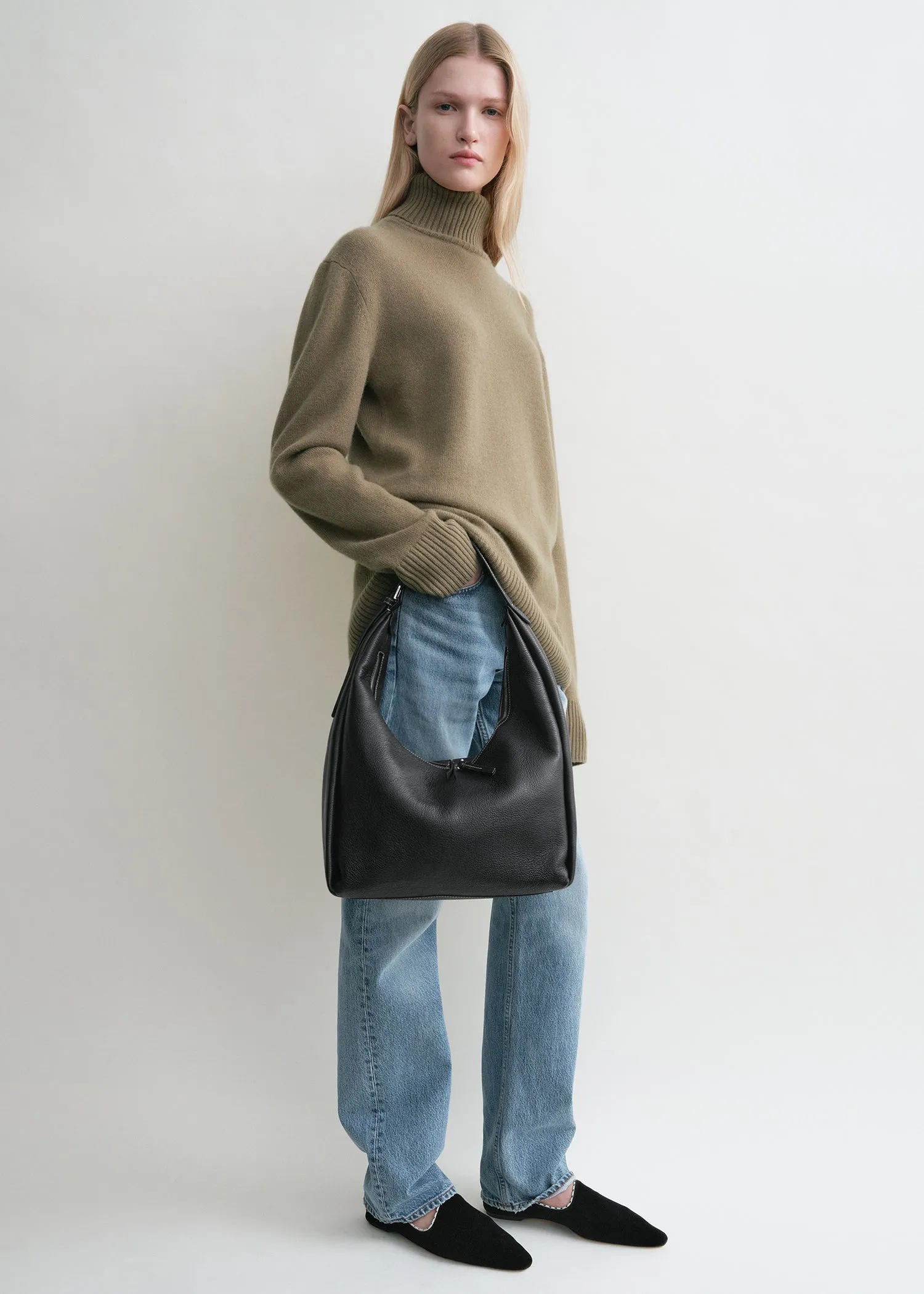 Grained-leather hobo bag black
