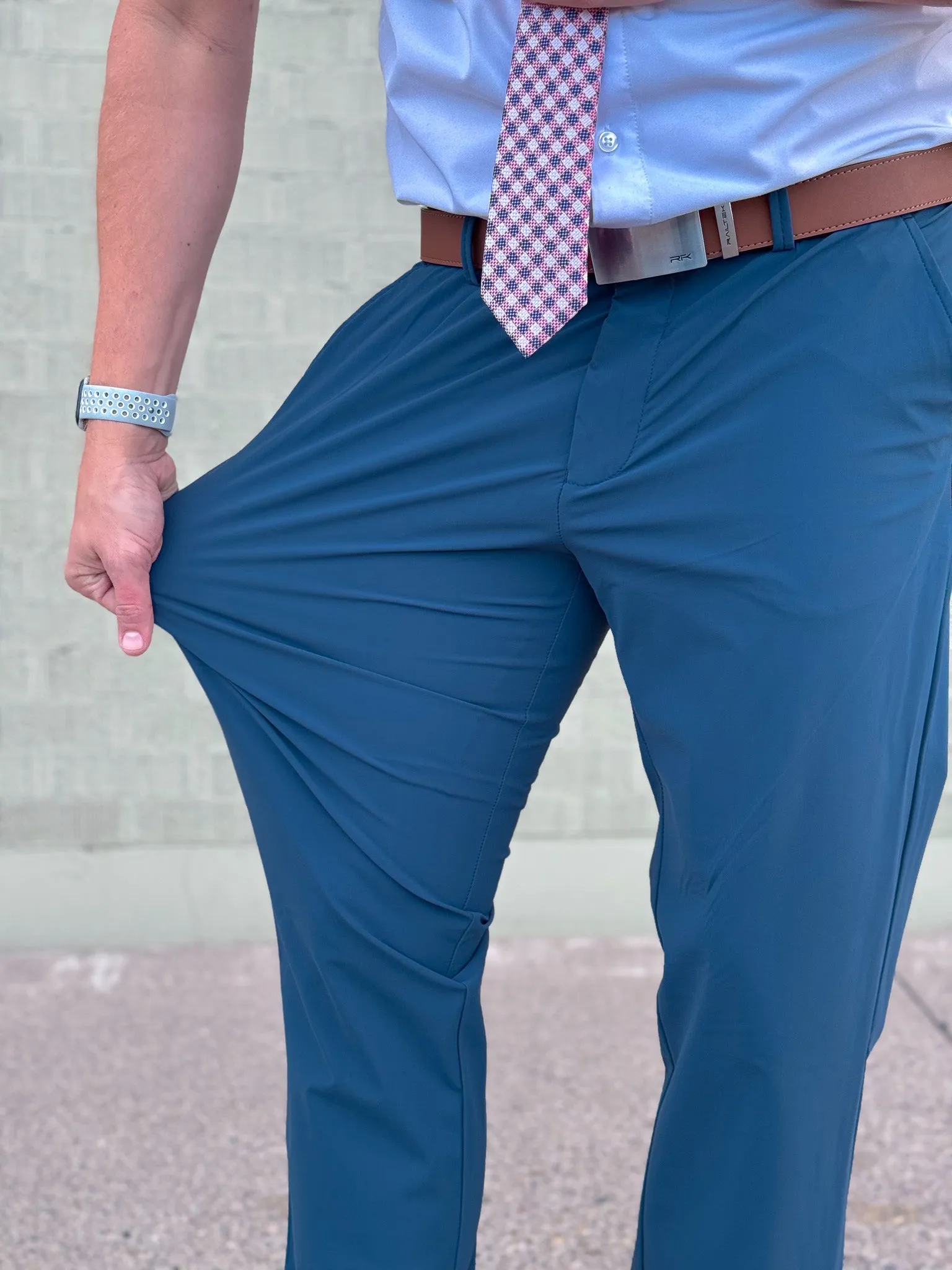 Tempo  Tech Pant (Modern Fit)