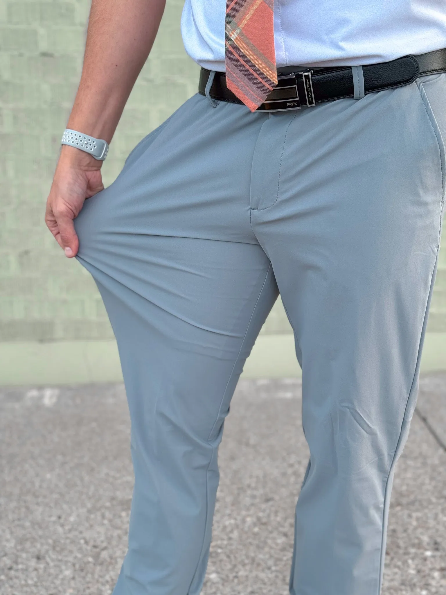 Tempo  Tech Pant (Modern Fit)